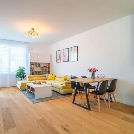 Moderny Pod Hradom Nitra