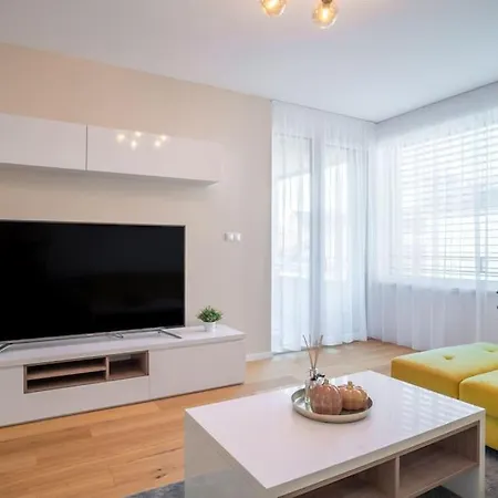 Moderny Pod Hradom